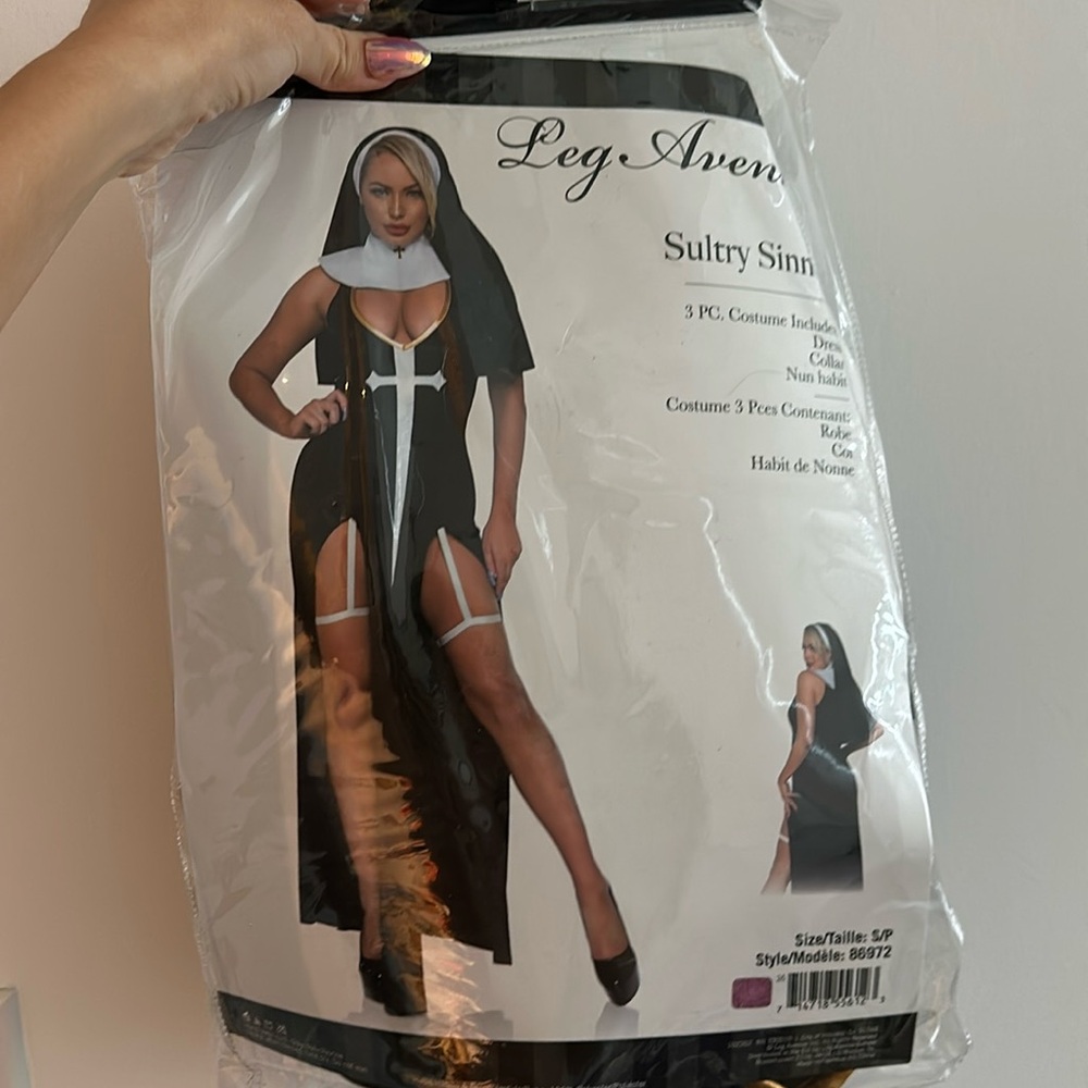 Leg Avenue Sultry Sinner nun costume